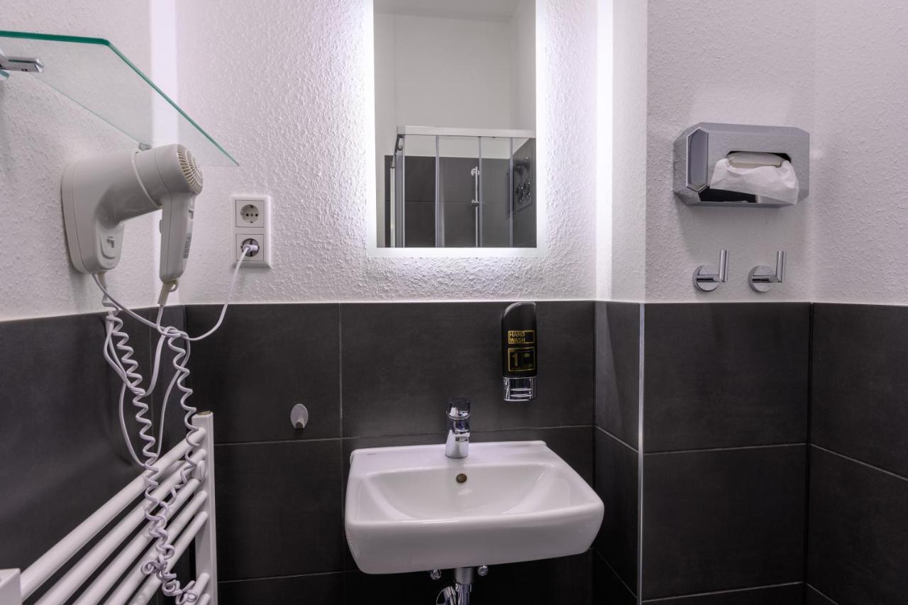 Royale Apartaments Central City Кьолн Екстериор снимка